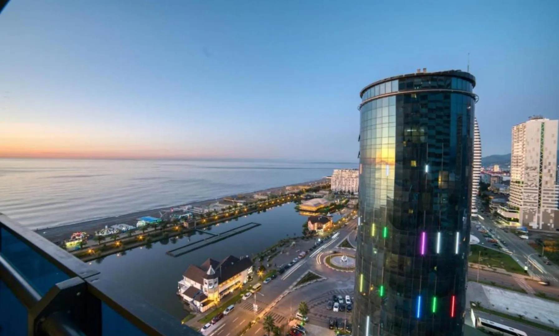 Lunamar Sea View Aparthotel In Orbi City Batumi