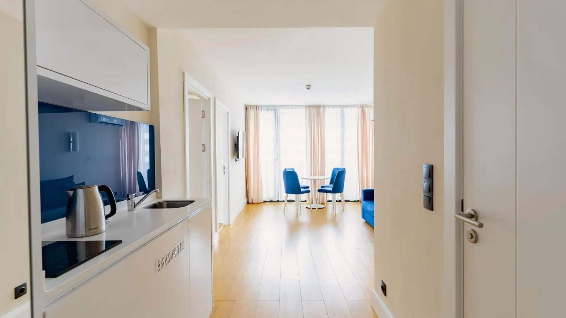 Lunamar Sea View Aparthotel In Orbi City Batumi