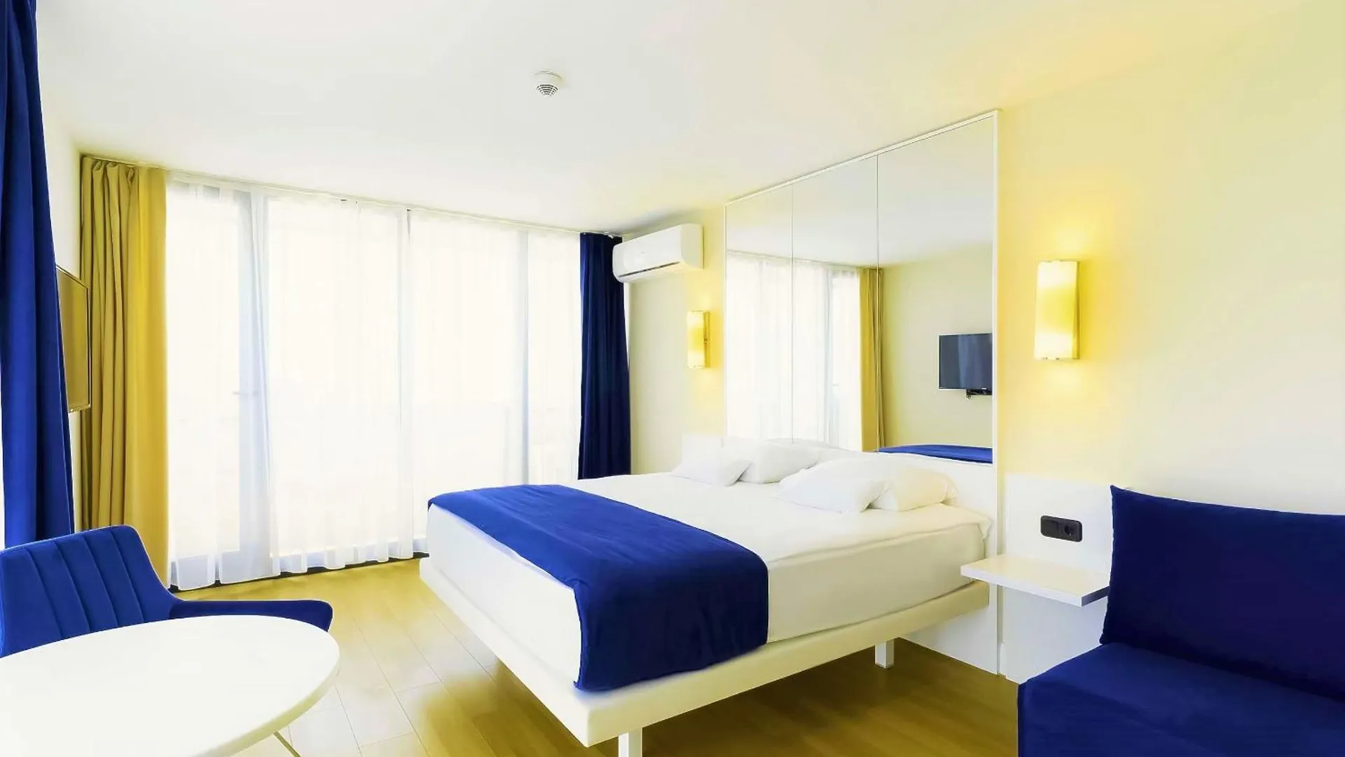 Lunamar Sea View Aparthotel In Orbi City Batumi